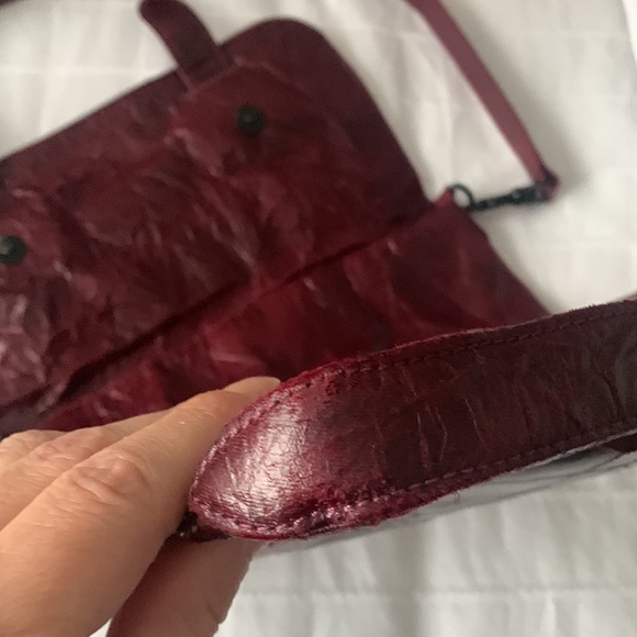 Matt & Nat Vegan Crinkle Crossbody Bag Distressed - Picture 11 of 17